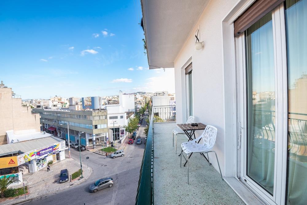 Super Paradise Apartments Атина Екстериор снимка