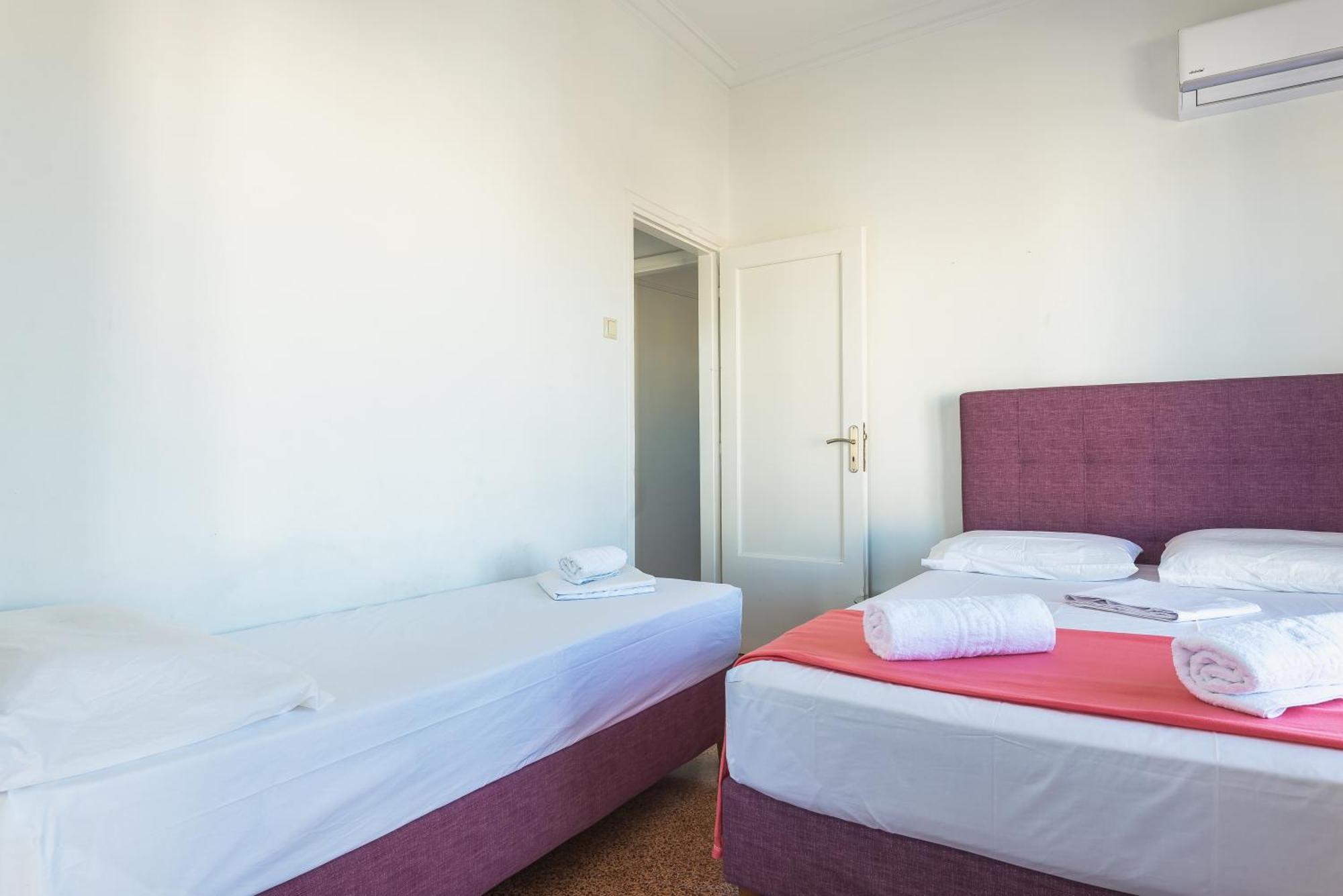 Super Paradise Apartments Атина Екстериор снимка