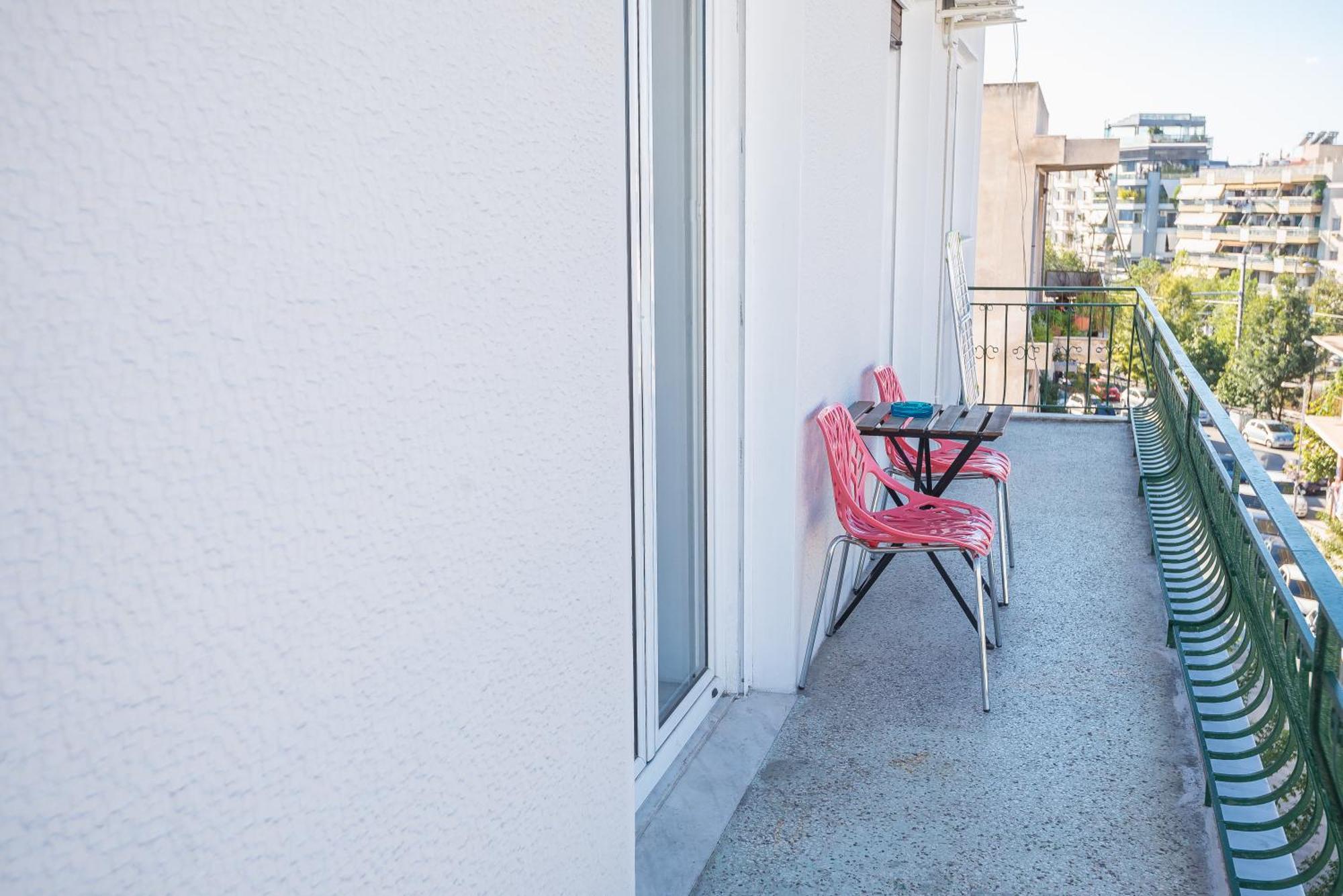Super Paradise Apartments Атина Екстериор снимка