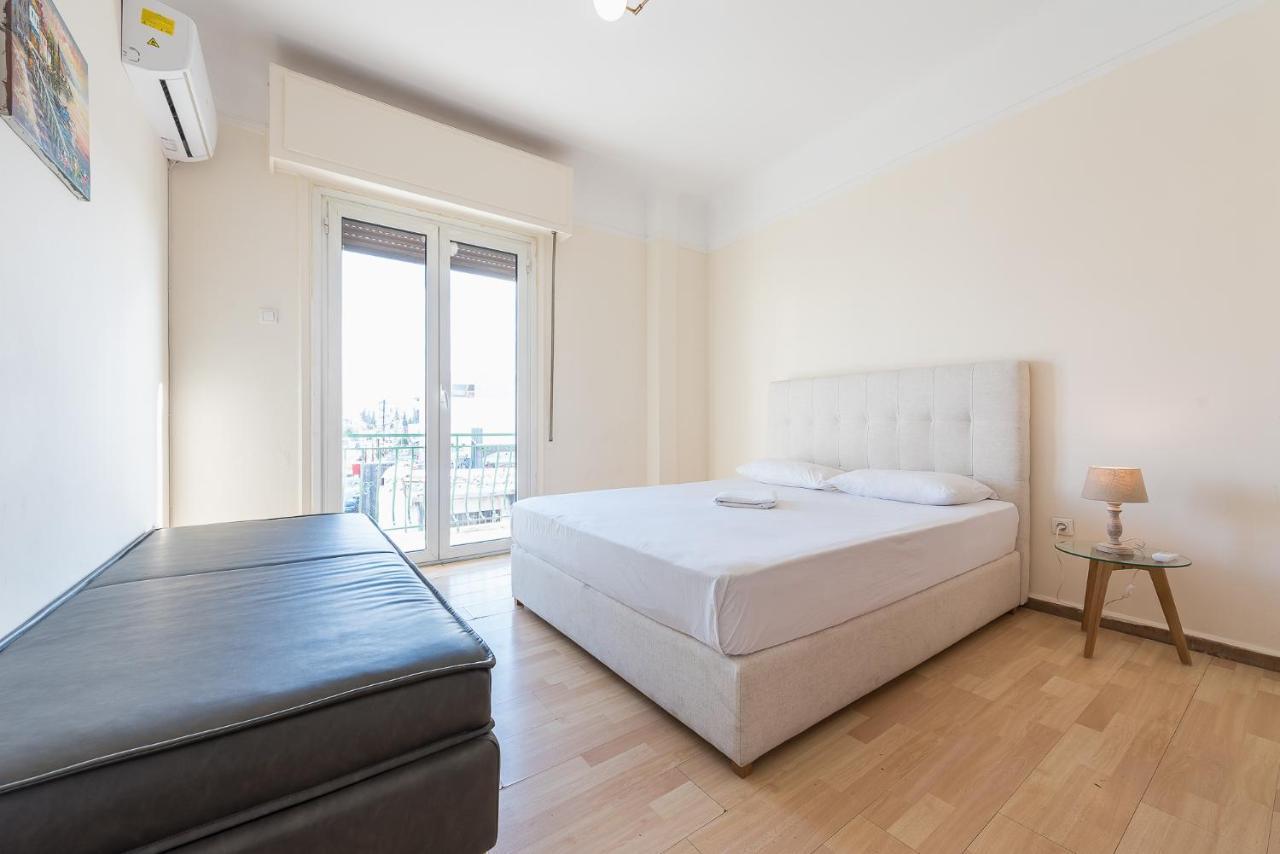 Super Paradise Apartments Атина Екстериор снимка